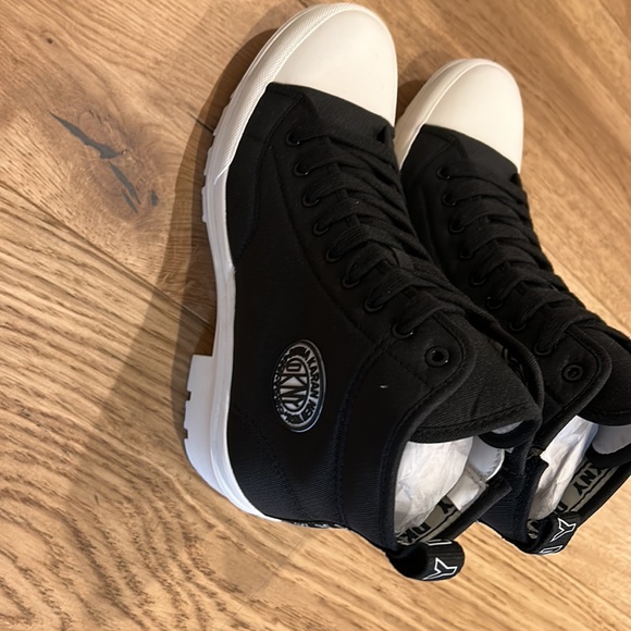 DKNY Fashion Heeled Glam Sneakers NWT - Picture 4 of 6